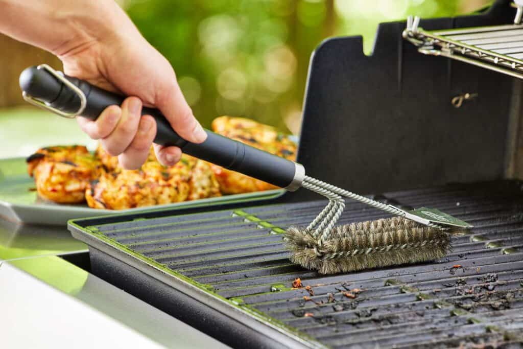 Type of BBQ grill cleaning brushes